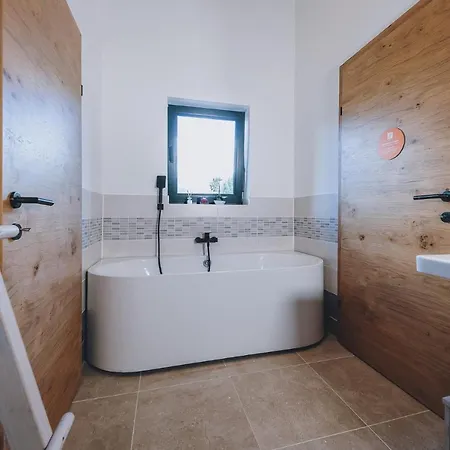 Premium Areit By We Rent Τσελ αμ Ζέε