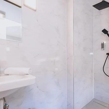 Premium Areit By We Rent Τσελ αμ Ζέε